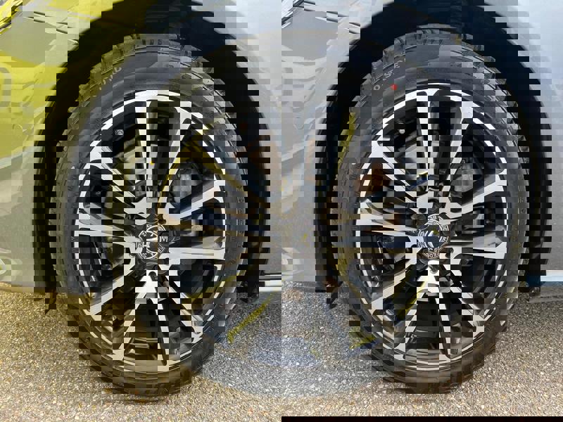 Image Mercedes-Benz 汃獡敳䔠䈠牥楬敮 200 2.0 184 Avantgarde Carplay Clim Bi-zone Caméra PA Sièges élec chauffants Bluetooth Toit ouvrant 